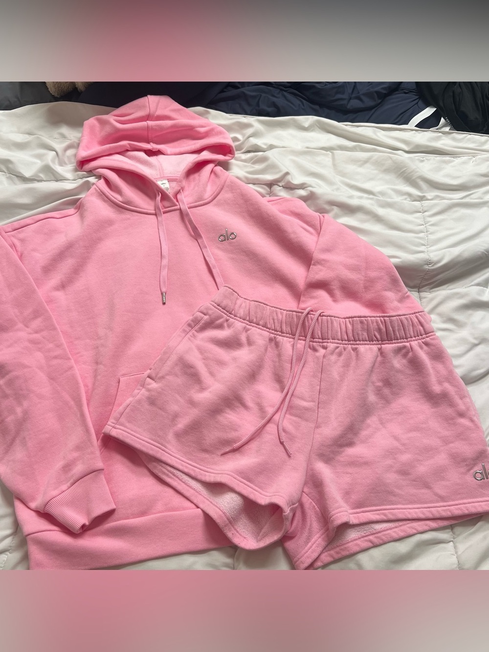 Alo yoga hoodie + sweatshorts